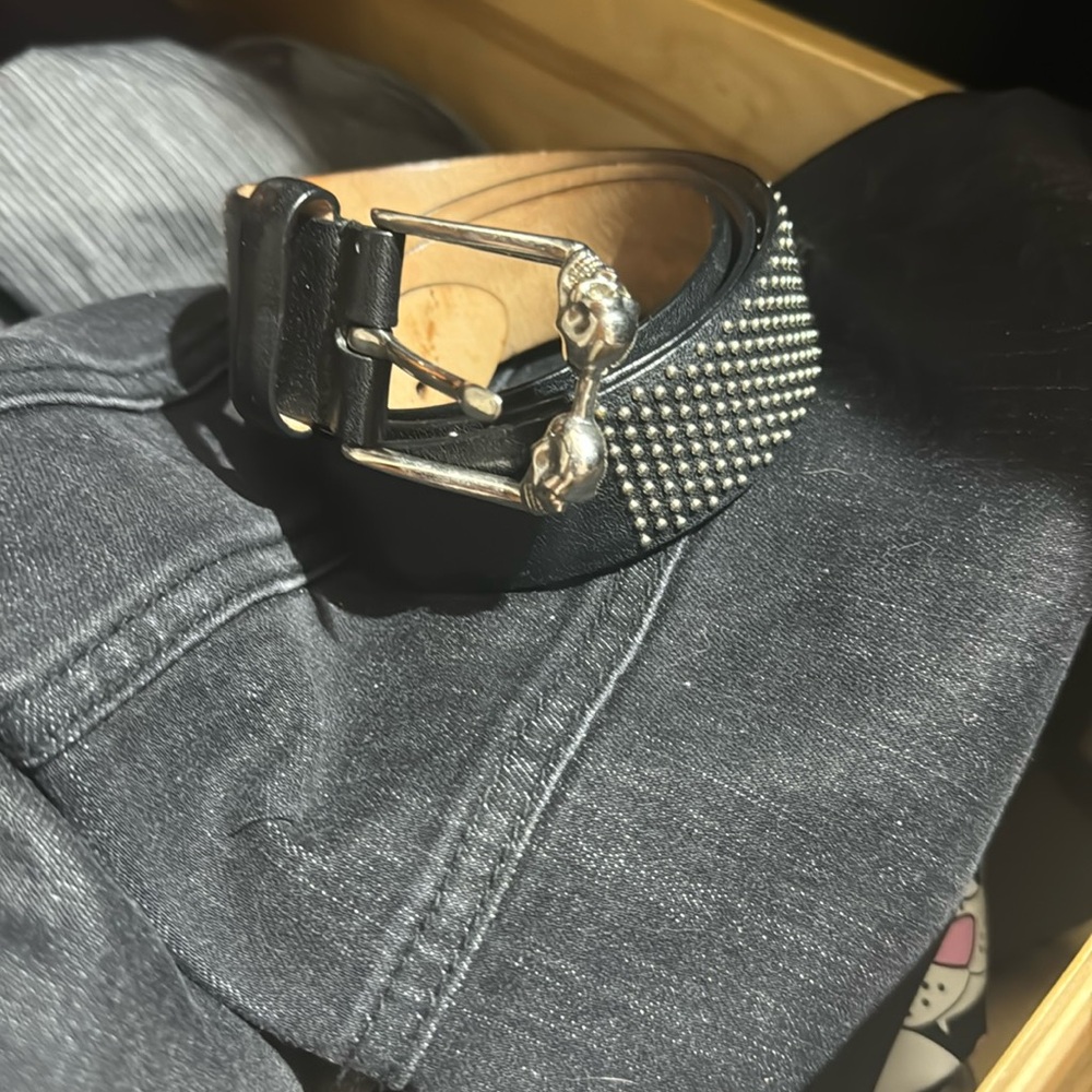 Alexander McQueen belt men’s 30-34 studded skulls on buckle